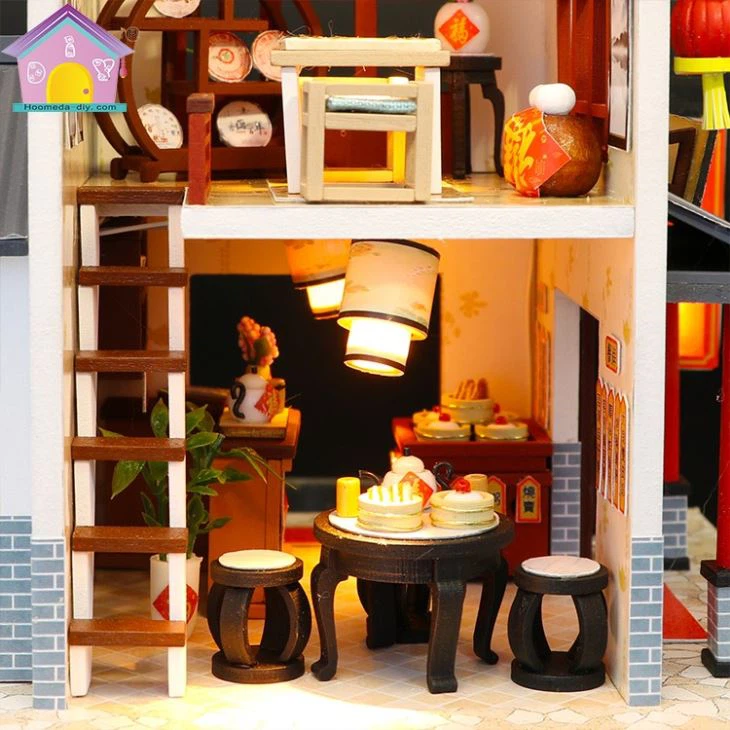 Christmas Doll House