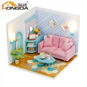 S2004 Sunny Living Room Dollhouse
